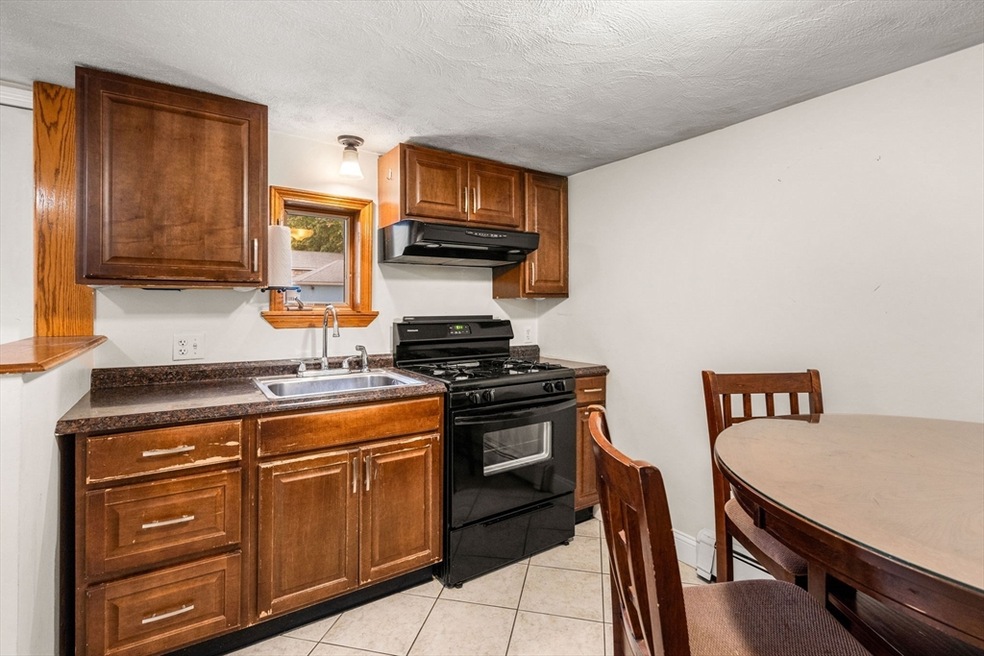 7 A Scott St unit A, Woburn, MA 01801 - photo 1