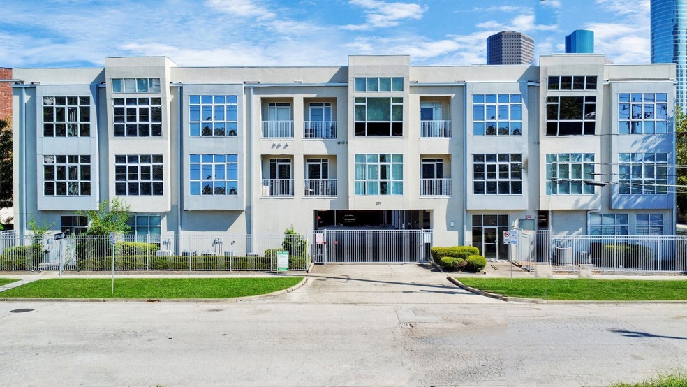 Welcome to 207 Pierse St - Pierce Street Flats Con