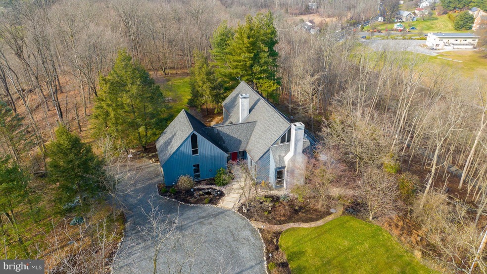 791 Shelbourne Rd, Reading, PA 19606 - photo 1