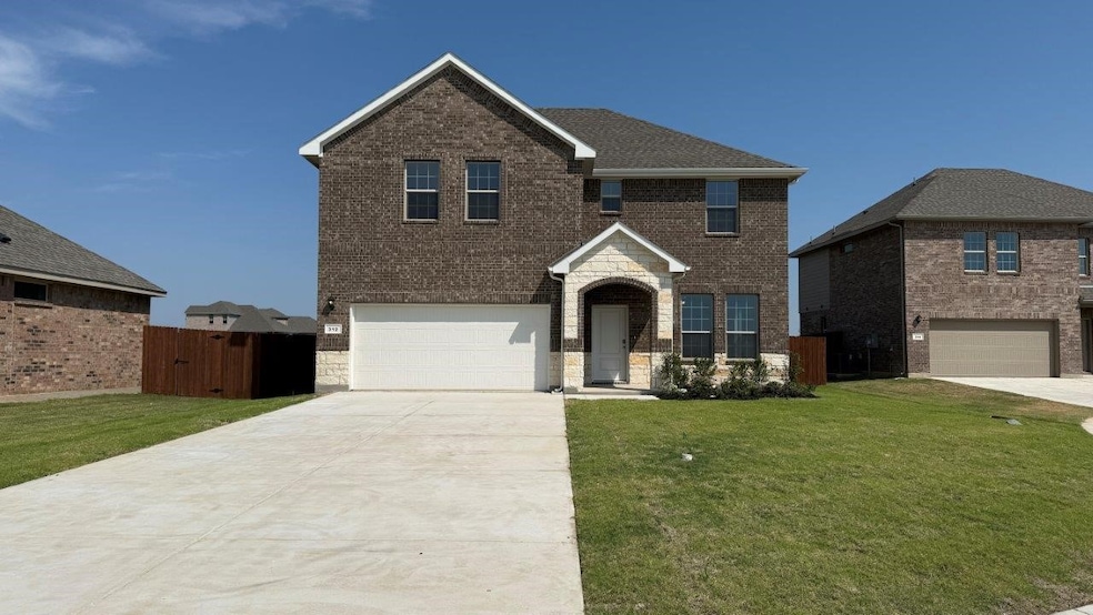 105 Seabiscuit Ct, Granbury, TX 76049 - photo 1