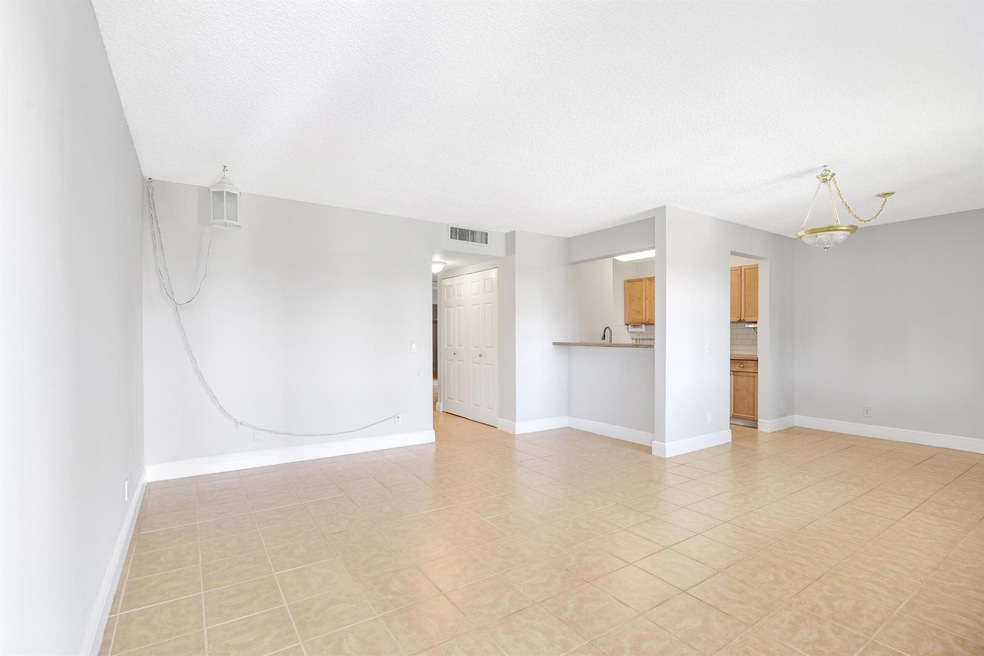 512 Meadows Cir, Boynton Beach, FL 33436 - photo 1