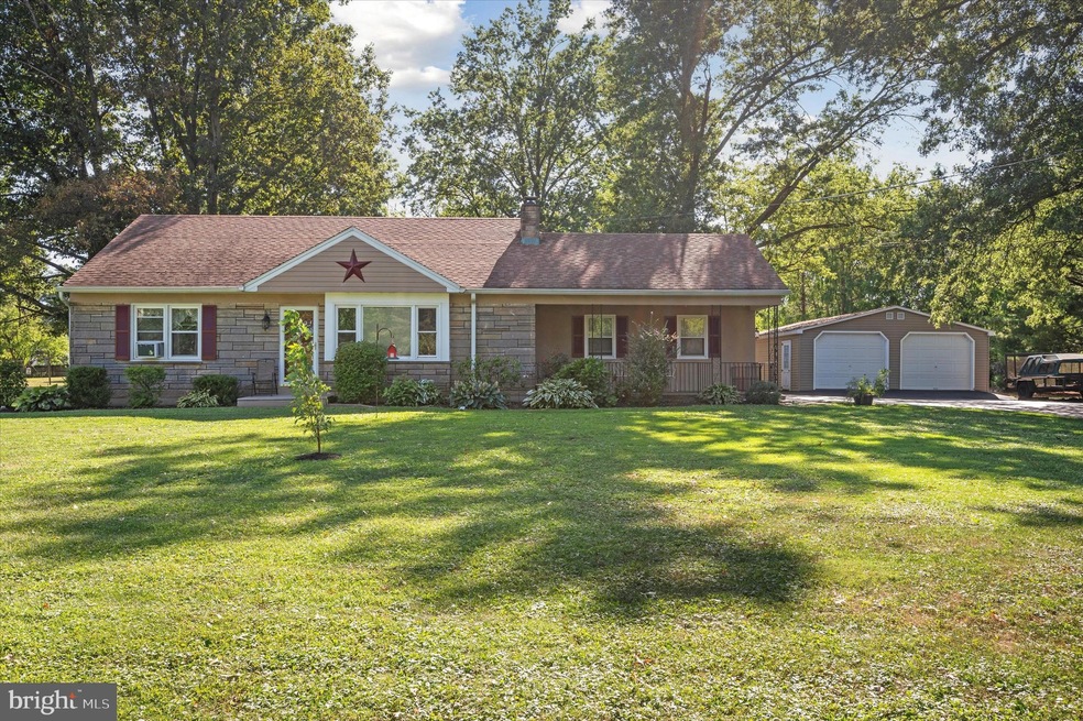 1038 Landis Ln, Hatfield, PA 19440 - photo 1