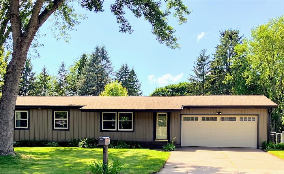 3450 McIvor St, Eau Claire, WI 54701 - photo 1