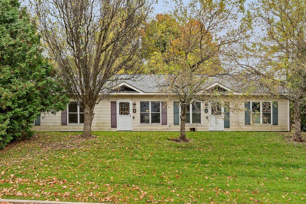 2 Alden Place unit 4, Vergennes, VT 05491 - photo 1