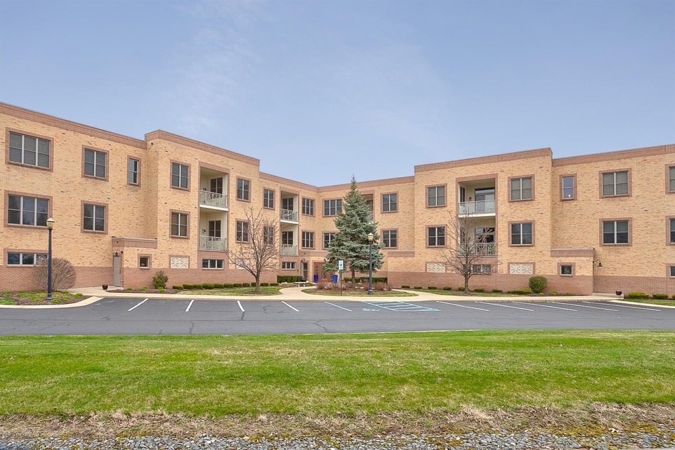 29 E 6th St, Holland, MI 49423-1
