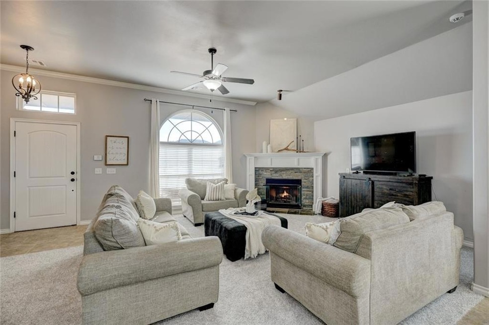 18221 Sandhurst Ct, Edmond, OK 73012 - photo 1