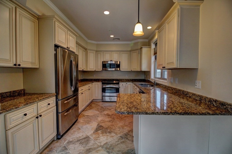 244 Adams St unit 5, Newton, MA 02458 - photo 1