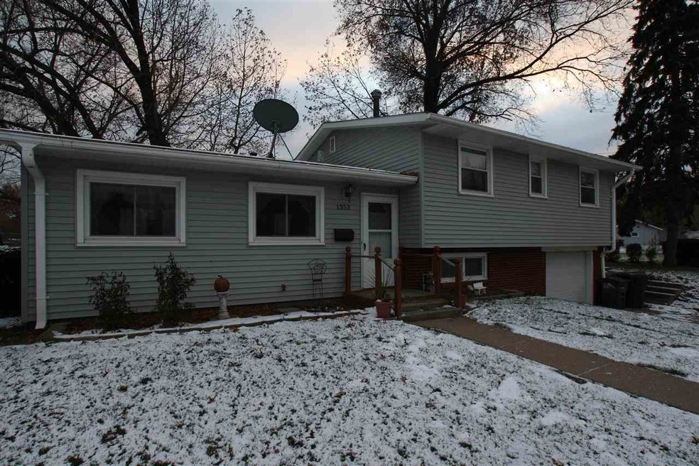 1353 Fairlane Dr, Bettendorf, IA 52722 - photo 1