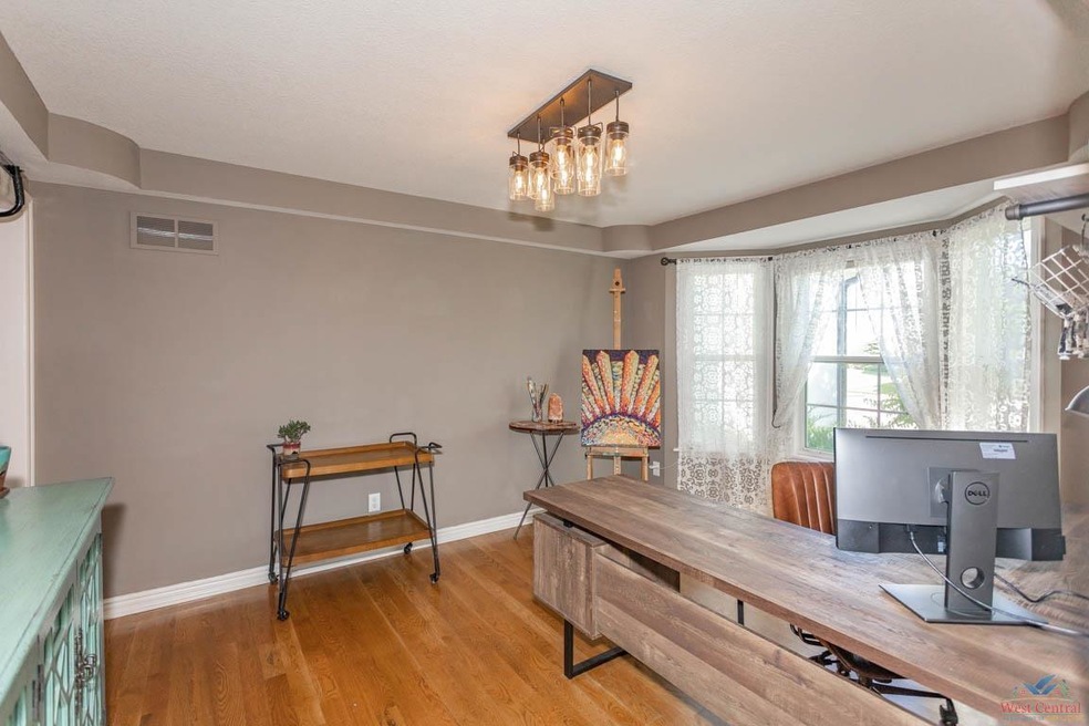 1424 SW 44th St, Lees Summit, MO 64082 - photo 1