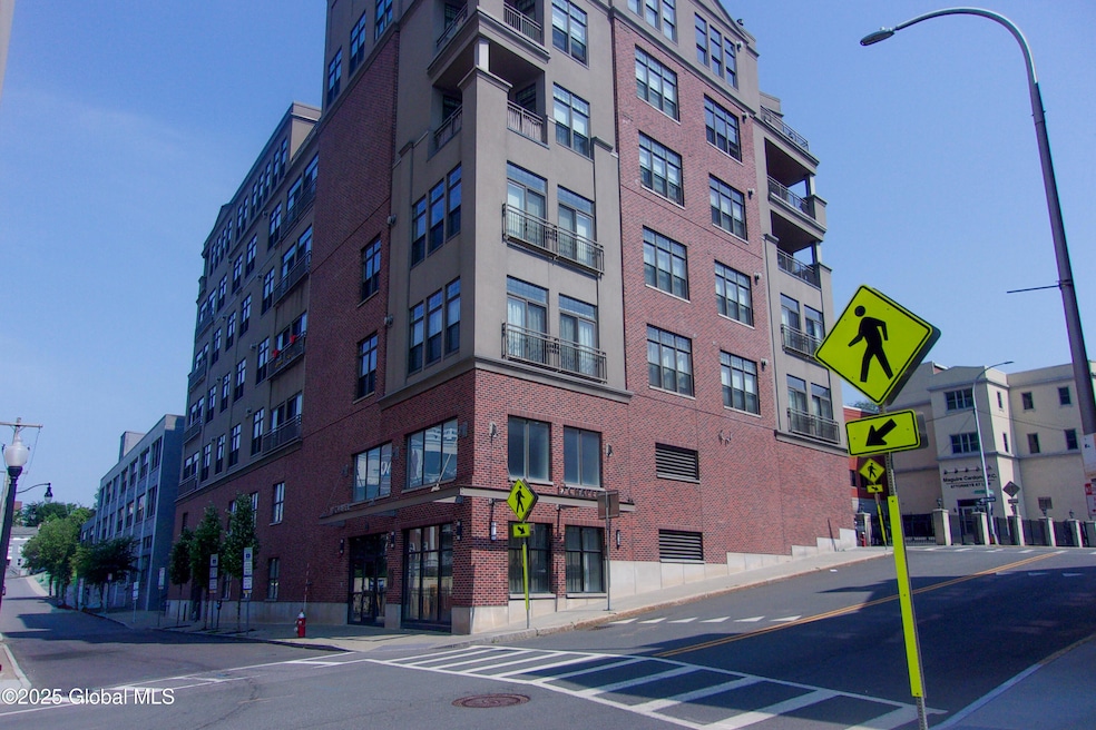 17 Chapel St unit 303, Albany, NY 12210 - photo 1