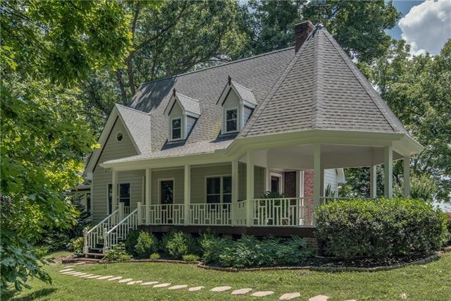 Custom built in 1989 and fully updated throughout, this delightful cottage sits tucked away in total privacy just minutes outside of Gallatin.