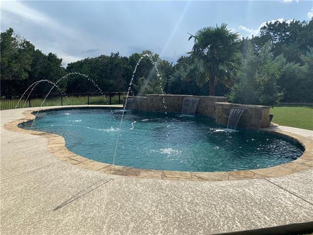 Gorgeous Pool with Three Waterfalls and Lovely Fountains!