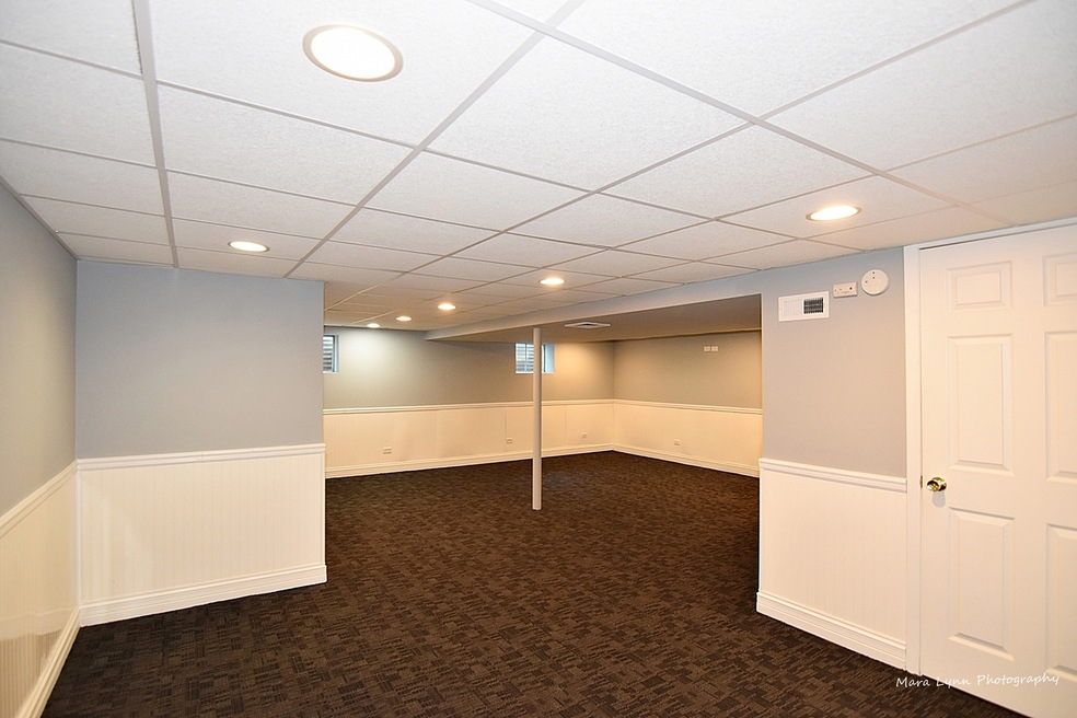 825 Greenwood Ct, Batavia, IL 60510 - photo 1