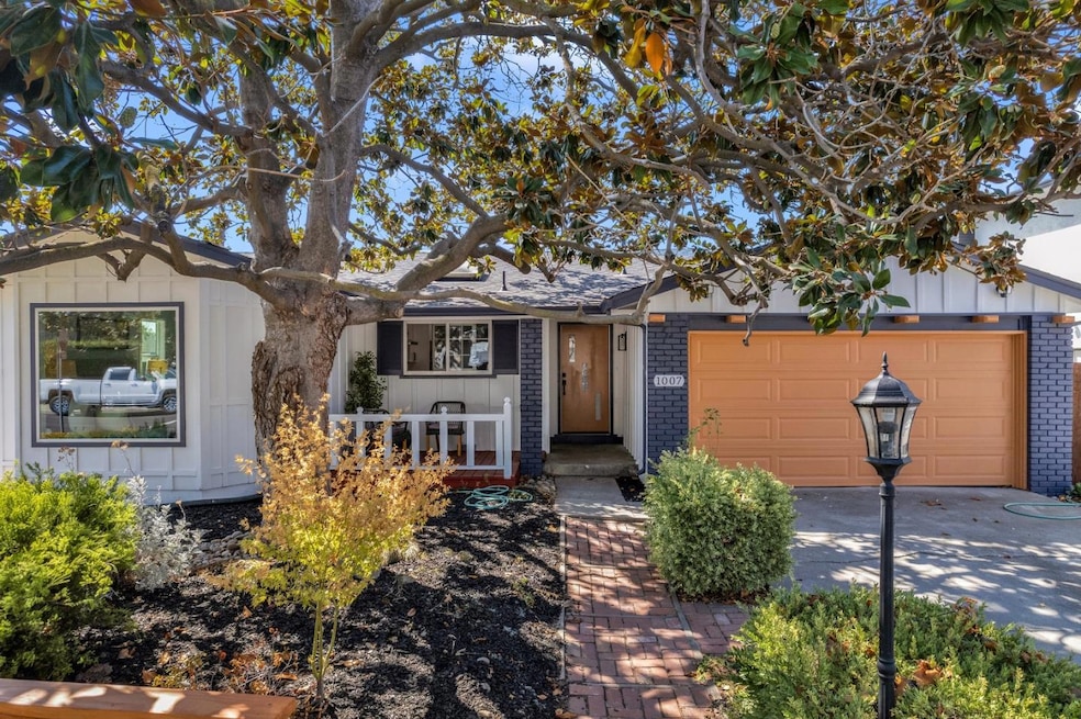 Sold $1,730,000 • Co-Listing Agent