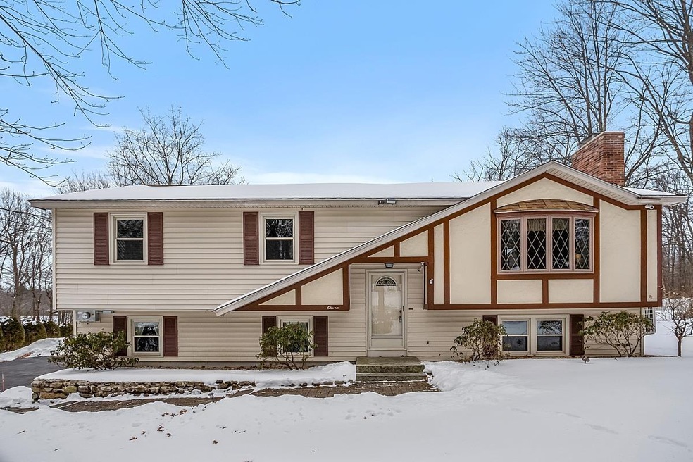 11 Dattillo Rd, Derry, NH 03038 - photo 1