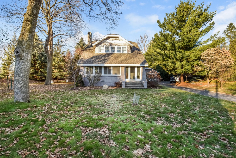 001-photo-front-view-6616583