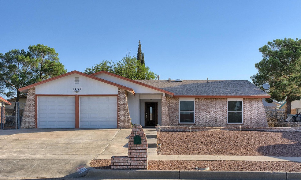1437 Dale Douglas Dr, El Paso, TX 79936 - photo 1