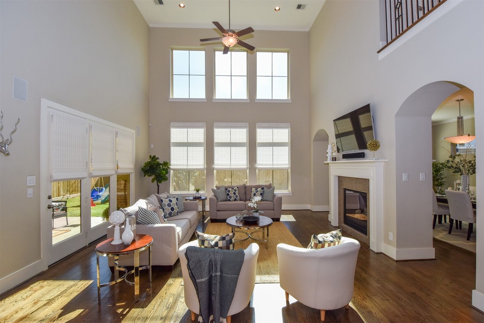 1701 Ebony Ln, Houston, TX 77018 - photo 1