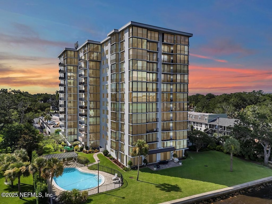 For Sale $343,200 • Co-Listing Agent