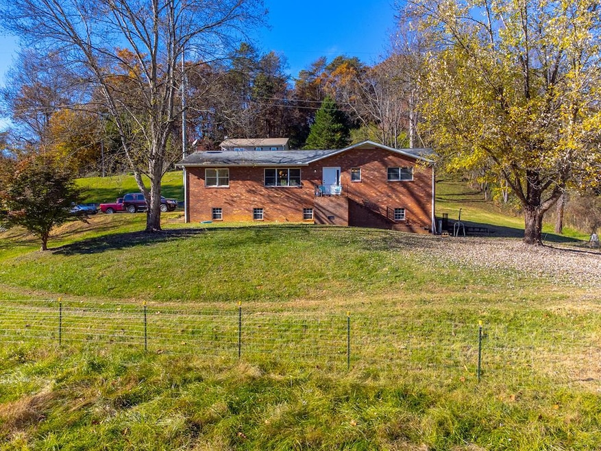 183 Sanderstown Rd, Franklin, NC 28734 - photo 1