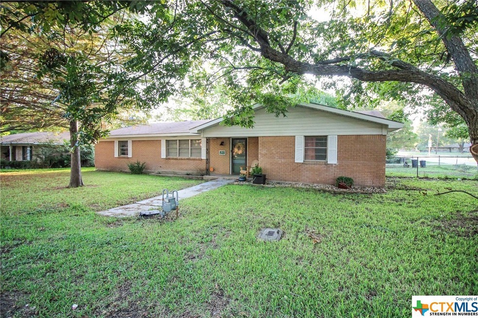 521 Ellis Ave, Troy, TX 76579 - photo 1