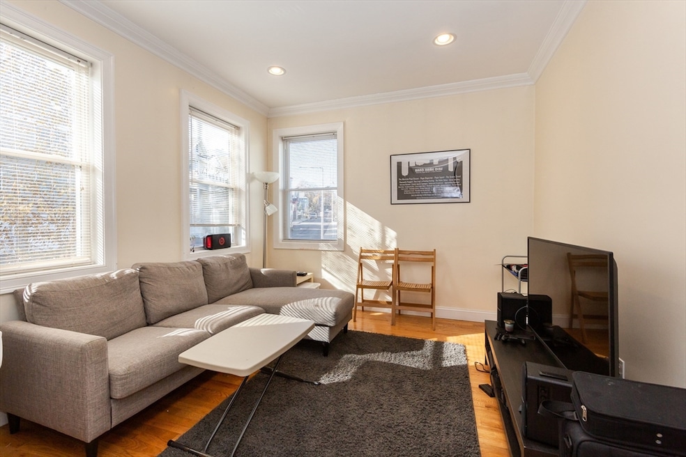 182 Calumet St unit 182, Roxbury Crossing, MA 02120 - photo 1