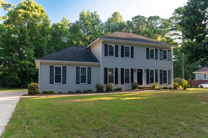 2702 Ashley Cir, Jonesboro, GA 30236 - photo 1