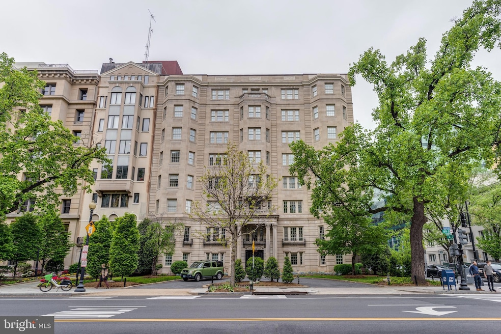 1026 16th St NW unit 406, Washington, DC 20036 - photo 1