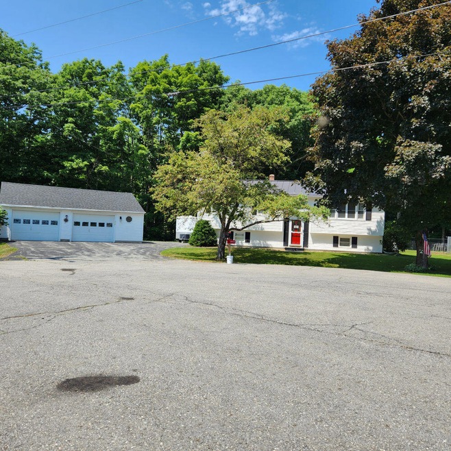 17 Rolfe Cir, Gardiner, ME 04345 - photo 1