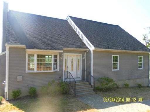 411 Pleasant St, Leicester, MA 01524 - photo 1