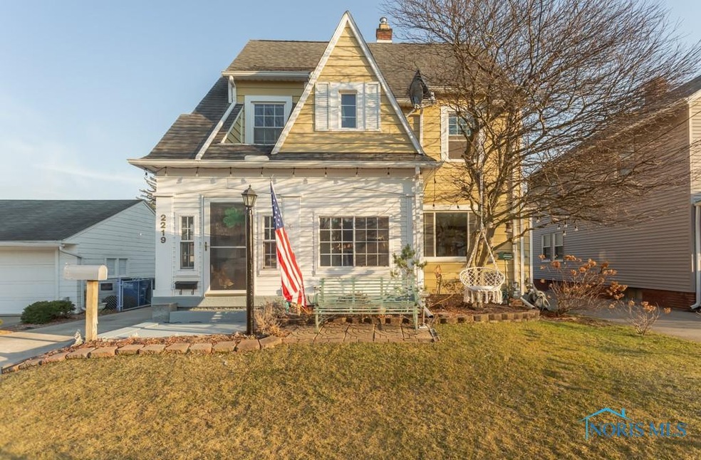 2219 Oak Grove Place, Toledo, OH 43613 - photo 1