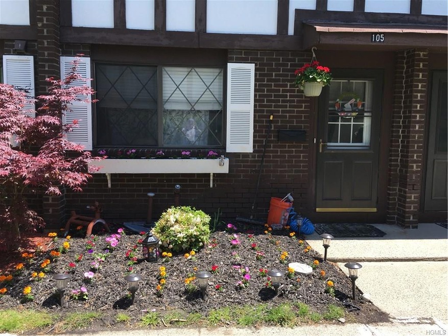 105 Buckingham Ct unit 105, Pomona, NY 10970 - photo 1