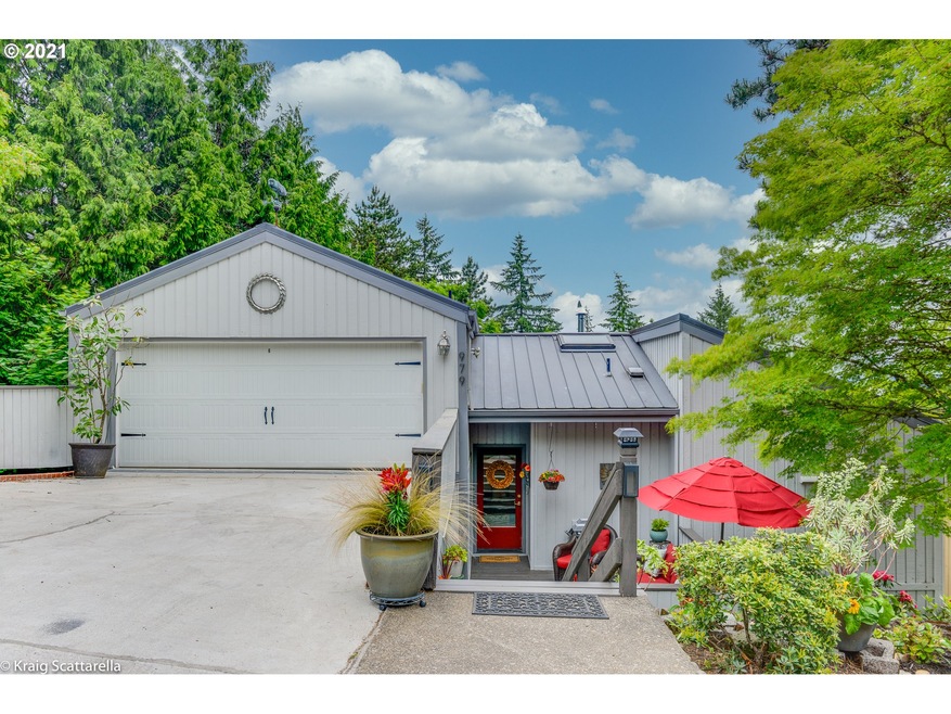 979 Devon Ln, Lake Oswego, OR 97034 - photo 1