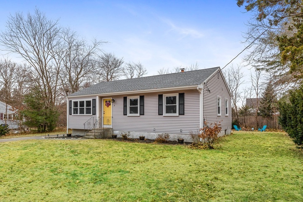 5 Robin Cir, Medway, MA 02053 - photo 1