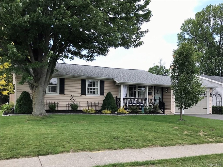 816 Meadow Dr, North Tonawanda, NY 14120 - photo 1