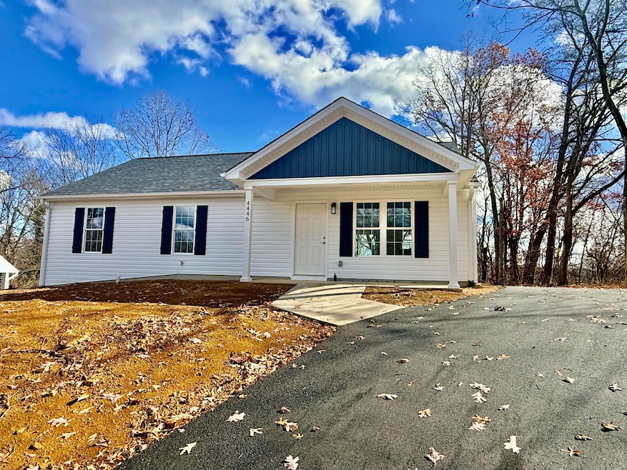 4446 Stonewall Rd NW, Roanoke, VA 24017 - photo 1