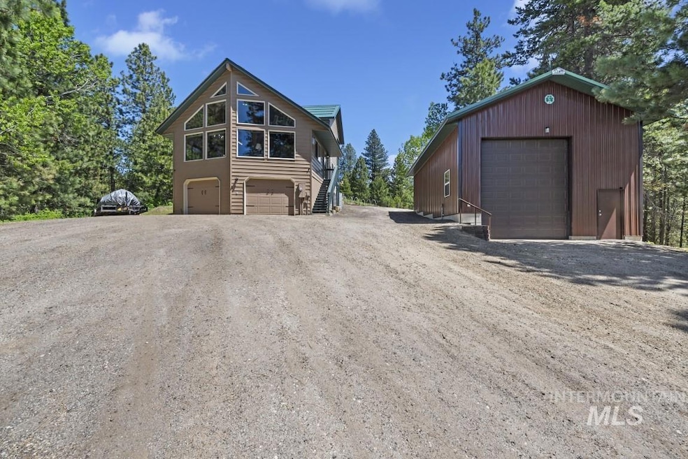 10416 Emma Loop, Cascade, ID 83611 - photo 1