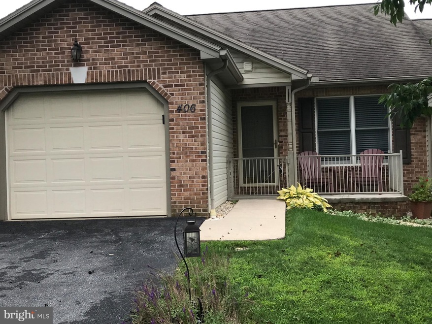406 Deborah Ct, Chambersburg, PA 17201 - photo 1