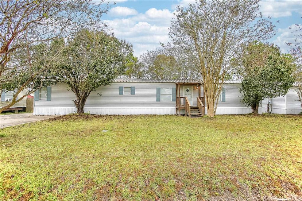 2514 N Flounder Dr, Lake Charles, LA 70605 - photo 1