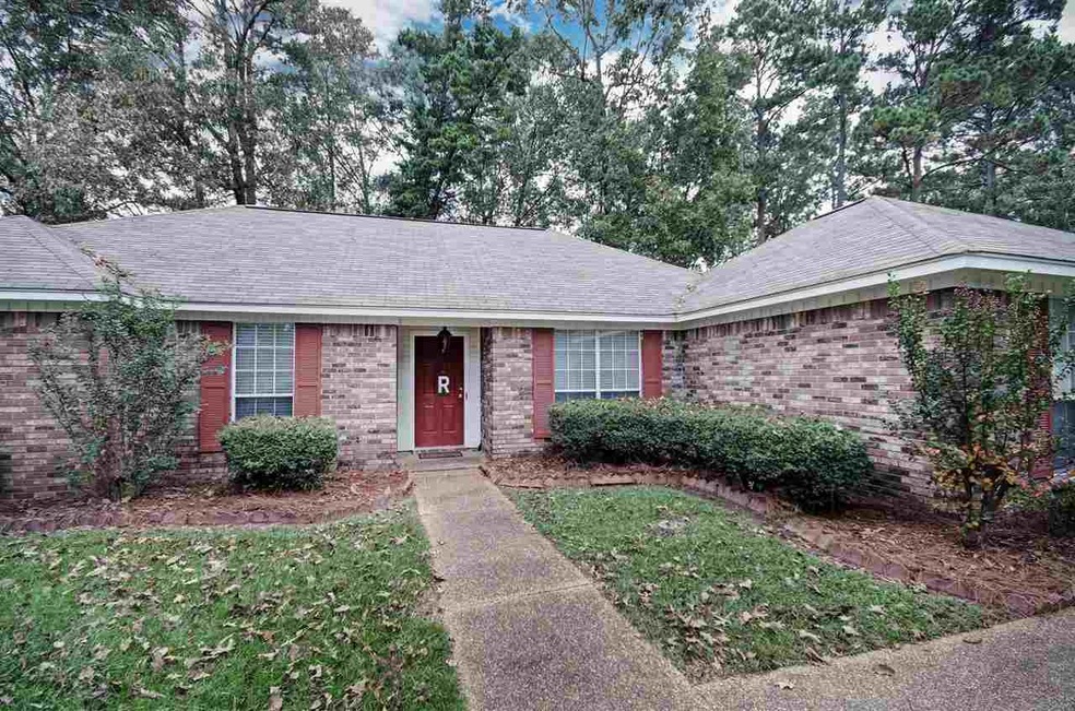 937 Mountain Crest Dr, Byram, MS 39272 - photo 1