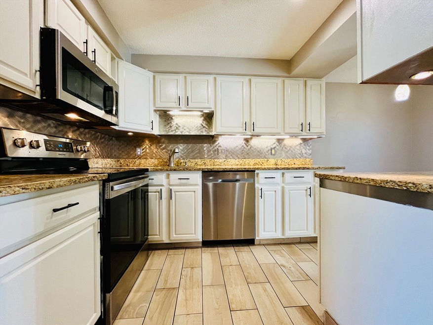 30 Margin St unit C, Lynn, MA 01905 - photo 1