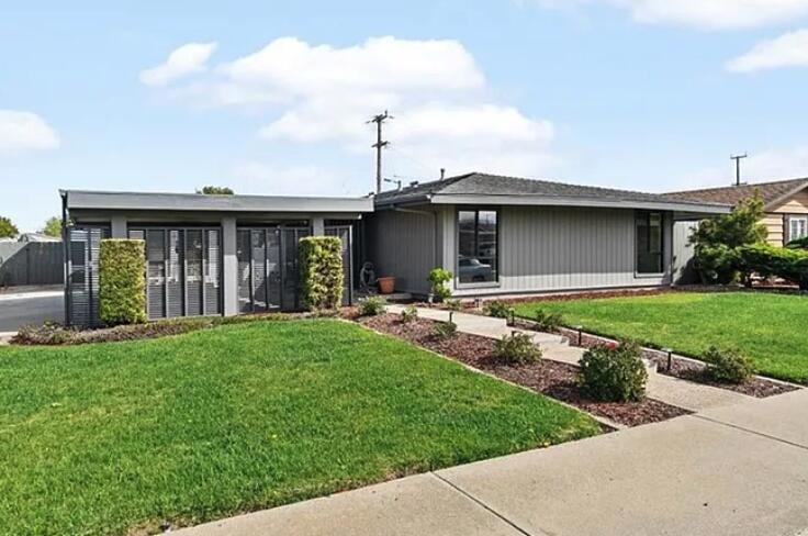 916 E Bush