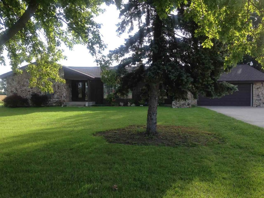 4881 N 300 E, Huntington, IN 46750 - photo 1