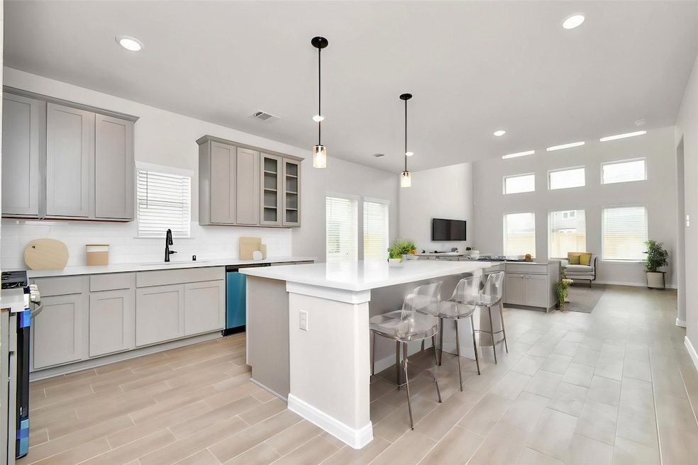 239 Eagleville Dr, Alvin, TX 77511 - photo 1