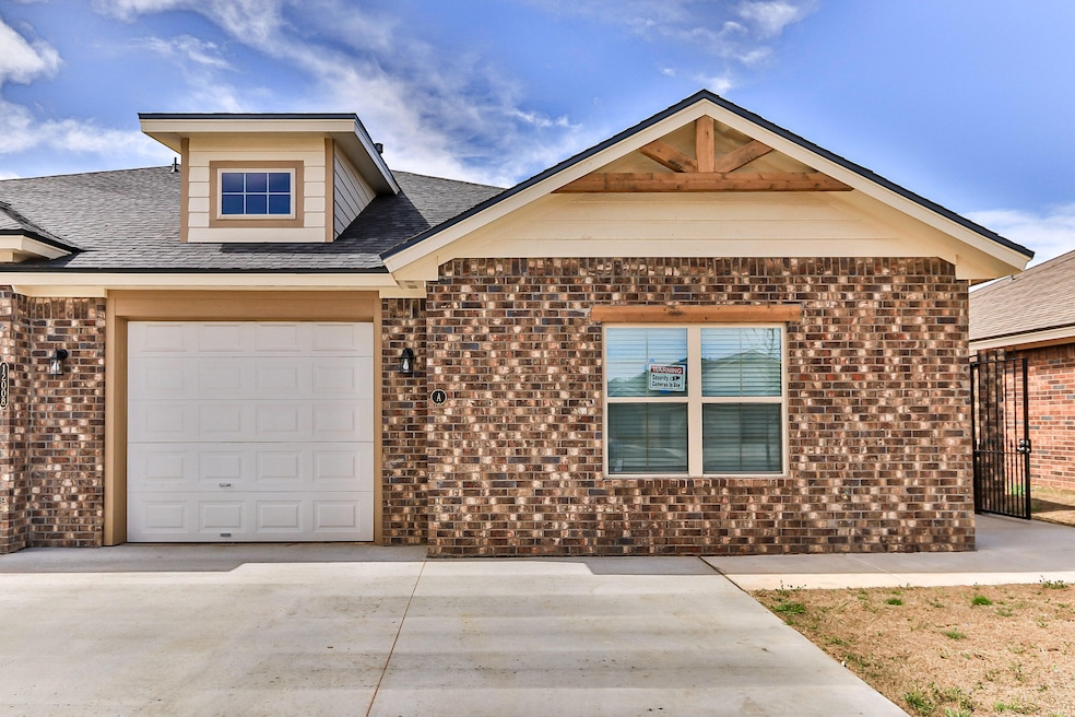 Pending $350,000 • Co-Listing Agent