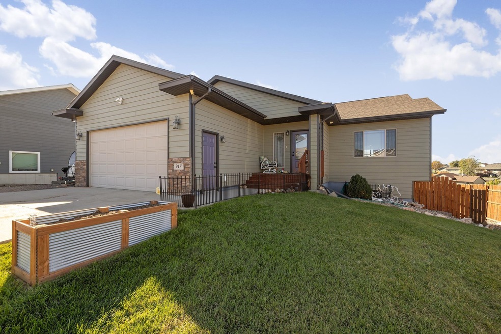 917 Haakon St, Rapid City, SD 57703 - photo 1