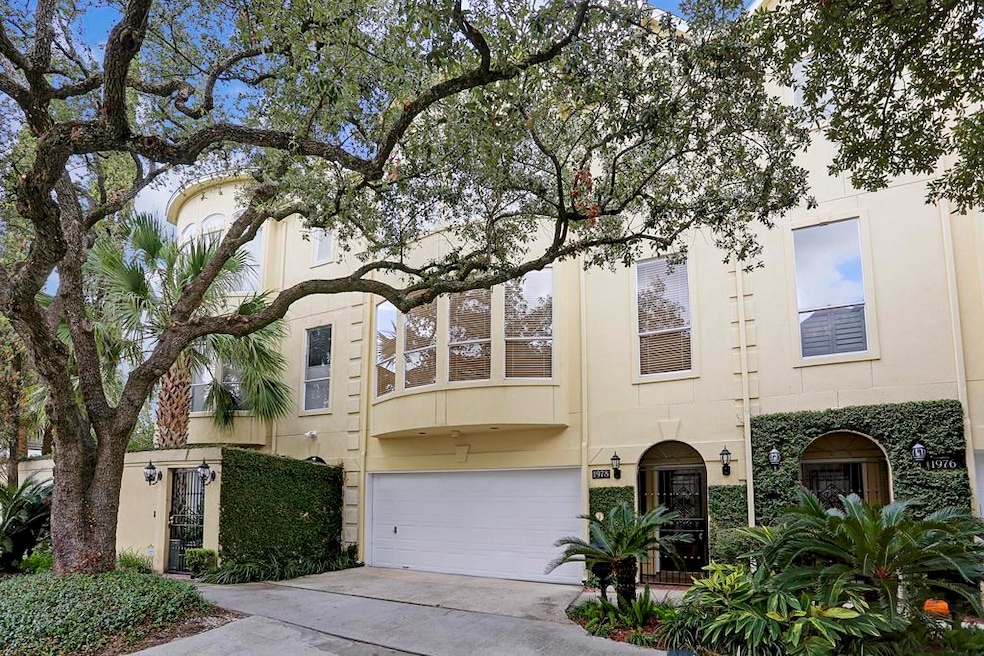 1978 Indiana St, Houston, TX 77019 - photo 1