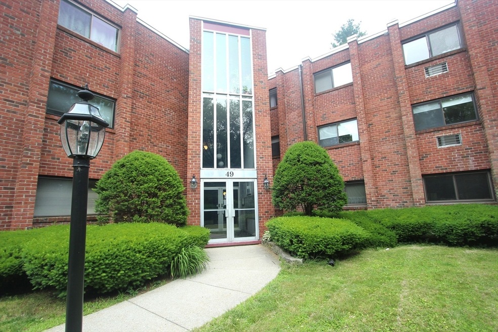 49 Windsor Dr unit 102, Holliston, MA 01746 - photo 1