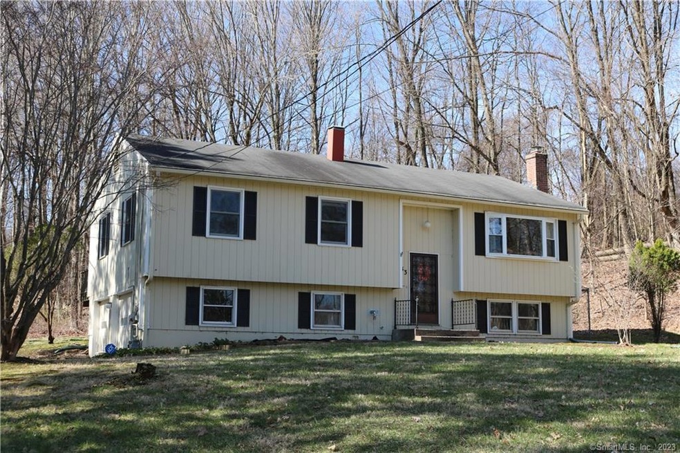 133 Wadhams Rd, Bloomfield, CT 06002 - photo 1