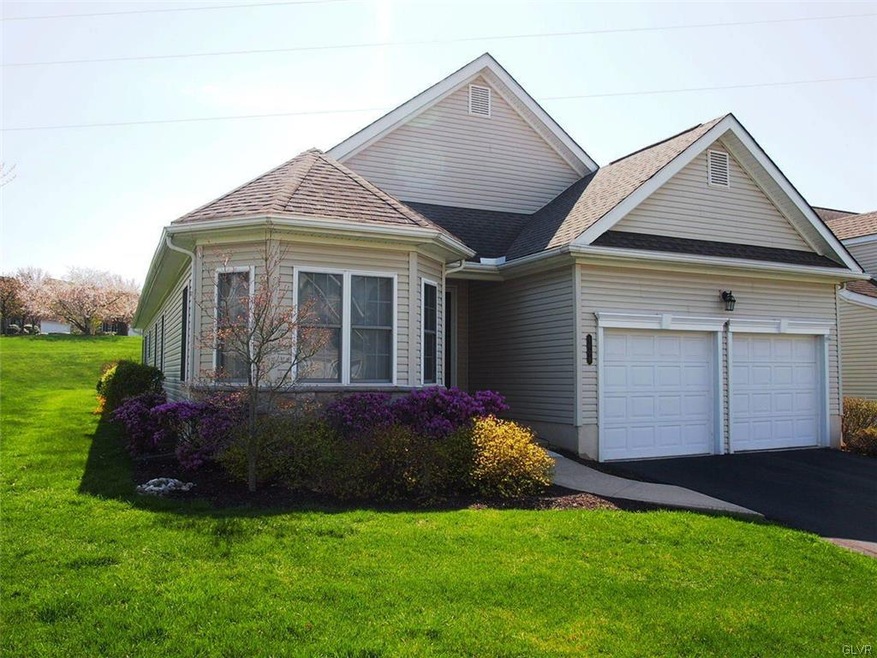 5009 Valley Stream Ln, Macungie, PA 18062 - photo 1